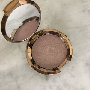Becca Light Chaser Highlighter